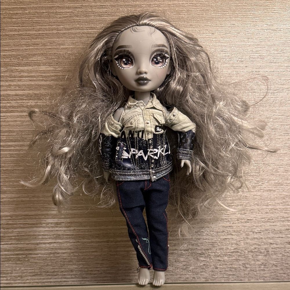 Shadow High Nicole Steel Fashion Doll MGA